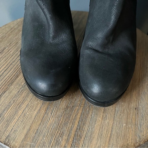 Vince Camuto Hinnegan Ankle Booties - Picture 7 of 7